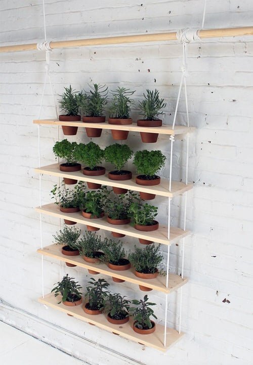 18 působivých nápadů na DIY bylinkovou stěnu